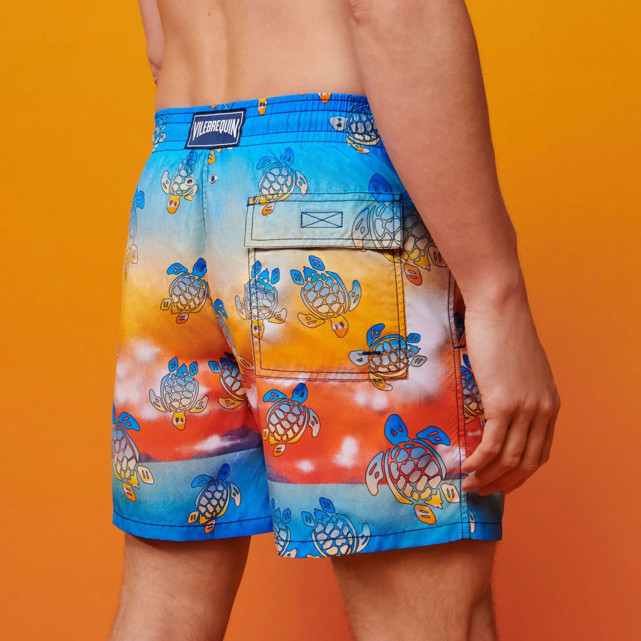 Homme Vilebrequin L'Iconique Moorea^Maillot De Bain Homme Ronde Des Tortues Sunset - X The Beach Boys