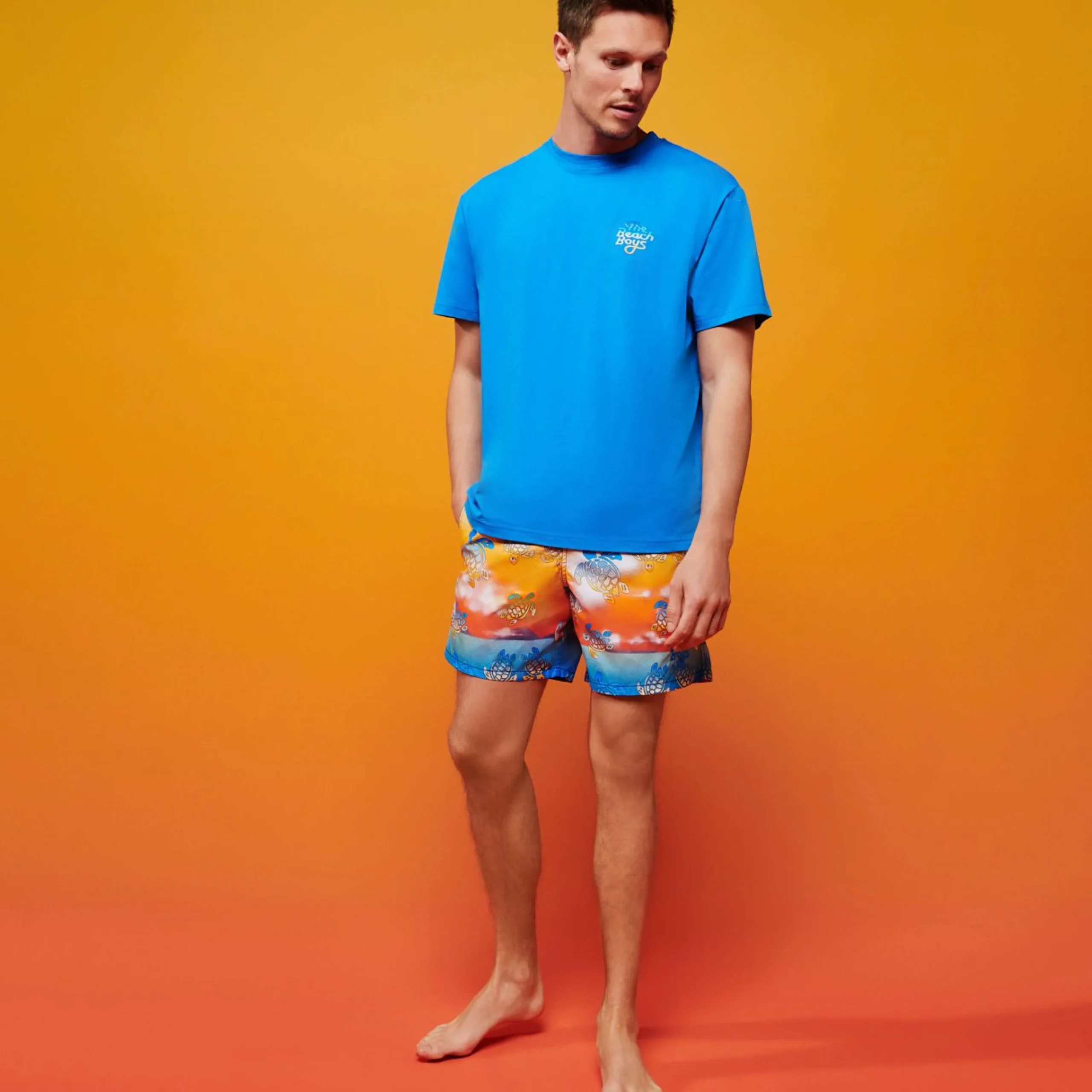 Homme Vilebrequin L'Iconique Moorea^Maillot De Bain Homme Ronde Des Tortues Sunset - X The Beach Boys